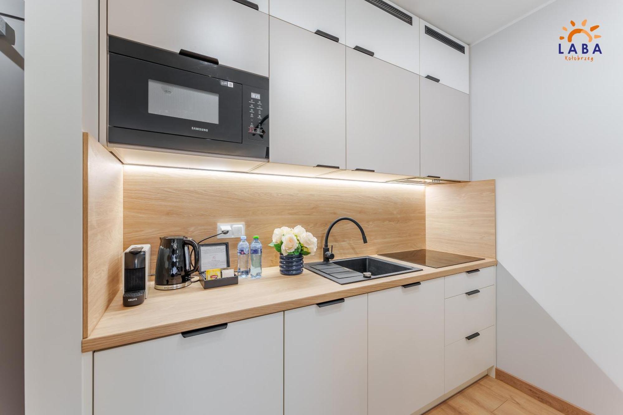 Laba Kolobrzeg Apartamenty Kollataja Z Parkingiem Exterior foto