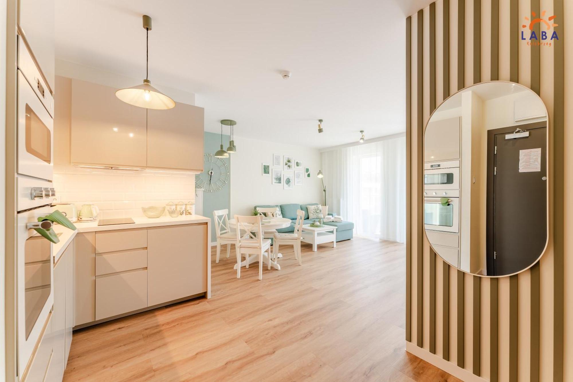 Laba Kolobrzeg Apartamenty Kollataja Z Parkingiem Exterior foto